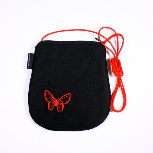little black with butterfly RękaProduction