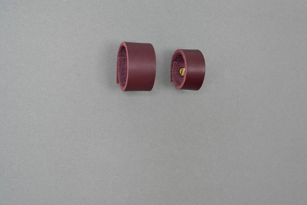 Skórzany uchwyt meblowy Lade Om #7 wiśniowy steil