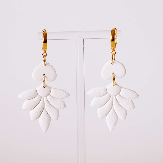 kolczyki z masy plastycznej Kolczyki BOHO LOTUS WHITE