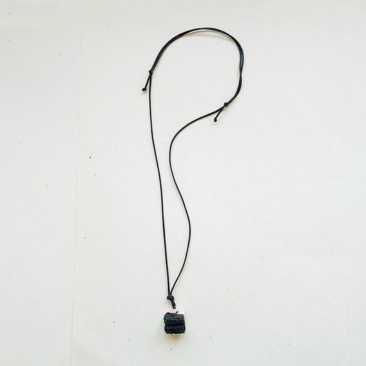 wisiory Turmalin surowy wisiorek No 5