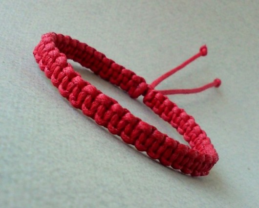 bransoletki na sznurku makrama czerwona