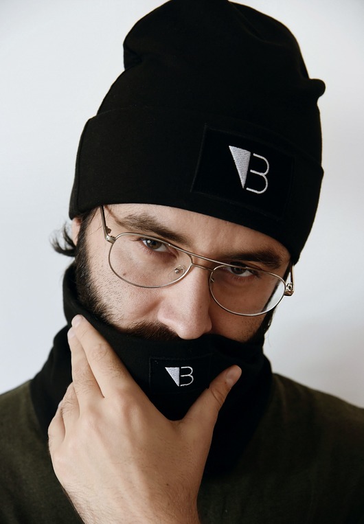 Czarna bawełniana czapka wywijana z logo/unisex Lucas Brondel