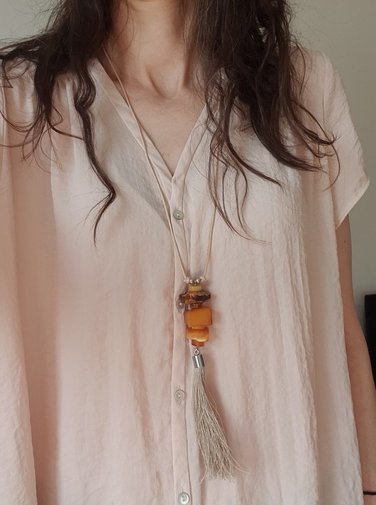 wisiory Naszyjnik boho, z bursztynem i lnianym chwostem, multikolor