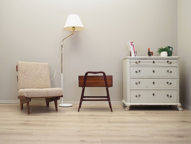 stoliki kawowe Stolik niciak orzechowy, włoski design, lata 70, produkcja: Włochy