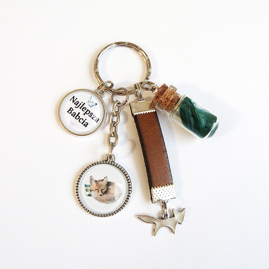 breloki Breloczek - Babcia, lisek, fiolka
