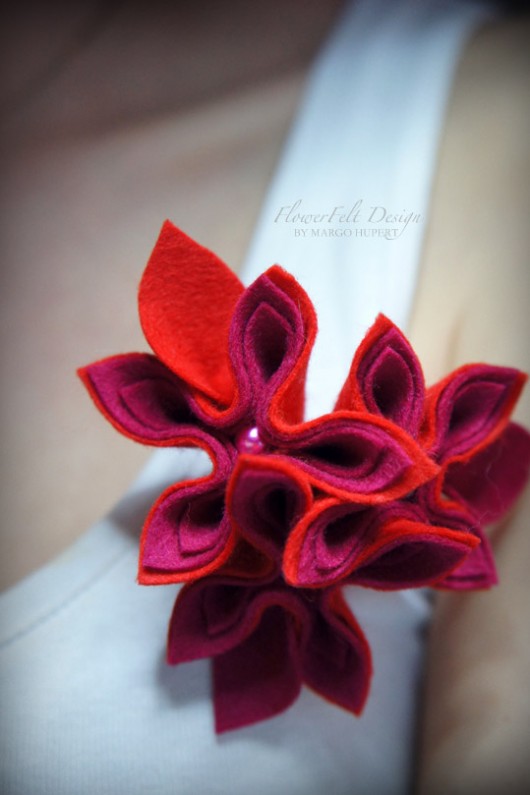 malinowa z fuksją - broszka FlowerFelt Design