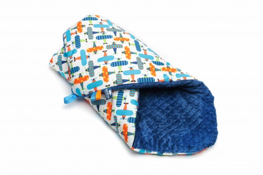 Rożek z wstążką Samoloty chabrowy minky 75x75 Samiboo