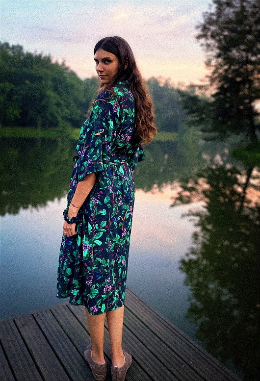 sukienki midi damskie KIMONO/ szlafrok / kopertowa sukienka w autorski wzór MALINY 100% wiskoza