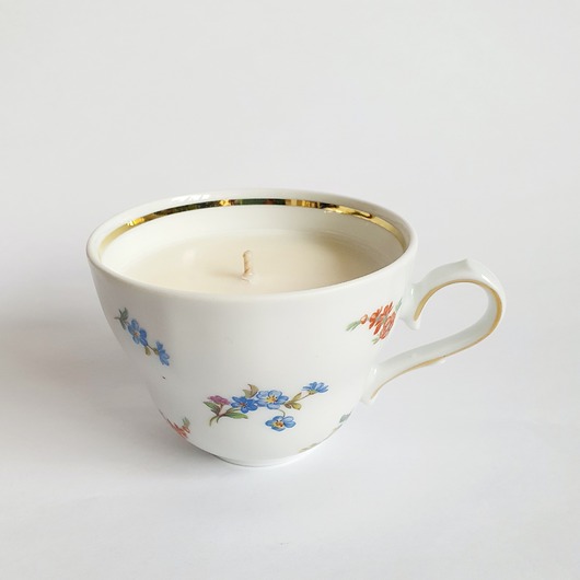 świeczniki i świece Świeca sojowa w zabytkowej filiżance