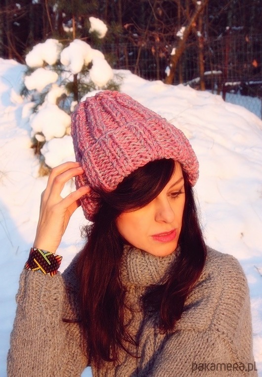 Czapka pudrowy róż handmade  z wełną Mademoiselle Patrini