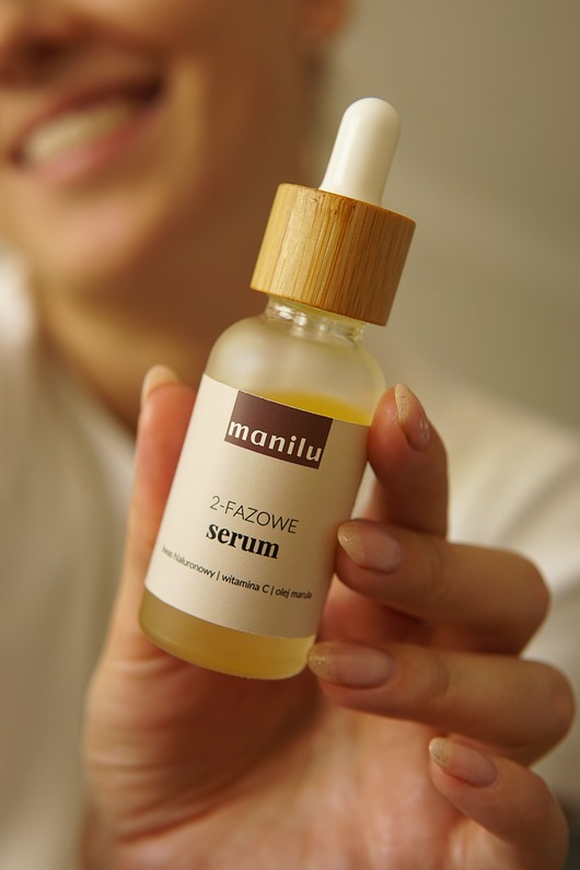 serum do twarzy 2-fazowe serum do cery suchej Manilu, 30 ml