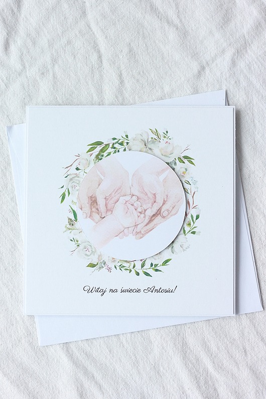 kartki scrapbooking Dłonie. Biała piwonia. Kartka z okazji narodzin dziecka