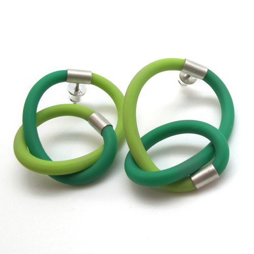 kolczyki wire wrapping Dwukolorowe kolczyki z kauczuku i srebra (L)