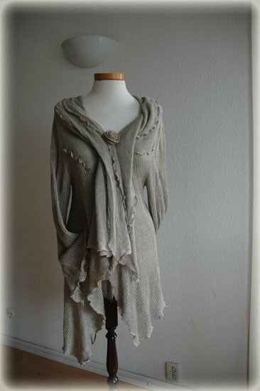 Grey Asymmetrical Cardigan malowane lnem