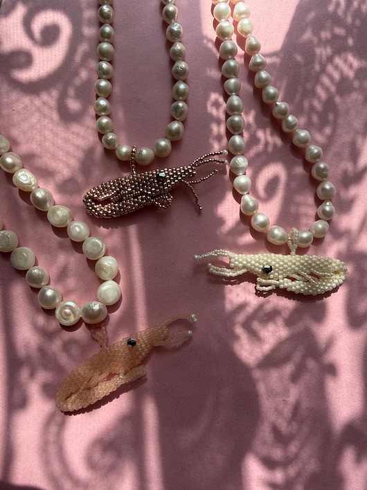 chokery Perły z dużą krewetka czyli naszyjnik choker z ręcznie uszytą langustą