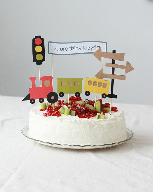 kuchnia - różne Na peronie. Topper na tort z ciuchcią