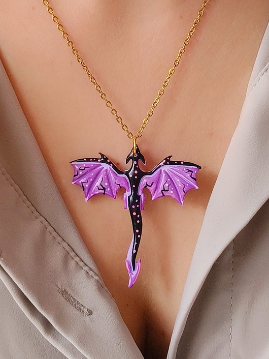 wisiory Naszyjnik z fioletowym smokiem, biżuteria fantasy, prezent dla niej
