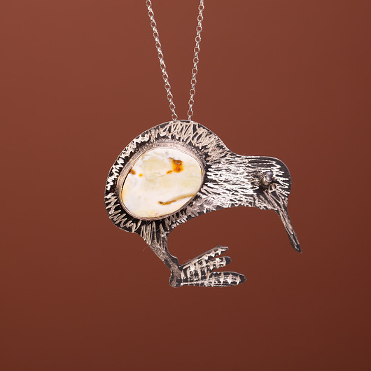 wisiory Wisiorek srebrny z bursztynem mlecznym kiwi