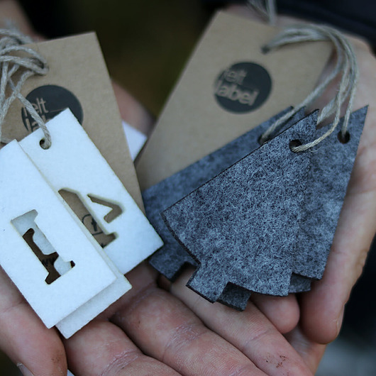 Zestaw czterech filcowych choinek felt label