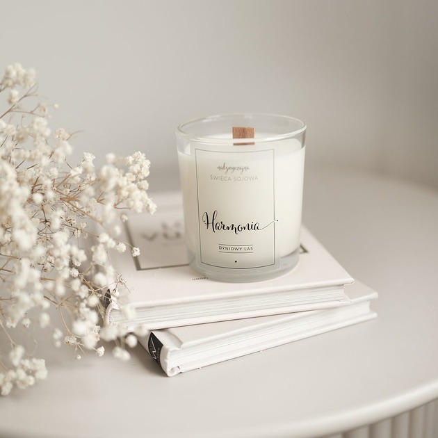 świeczniki i świece Świeca sojowa w szklance 180 ml - Harmonia DYNIOWY LAS - cedrowa słodycz