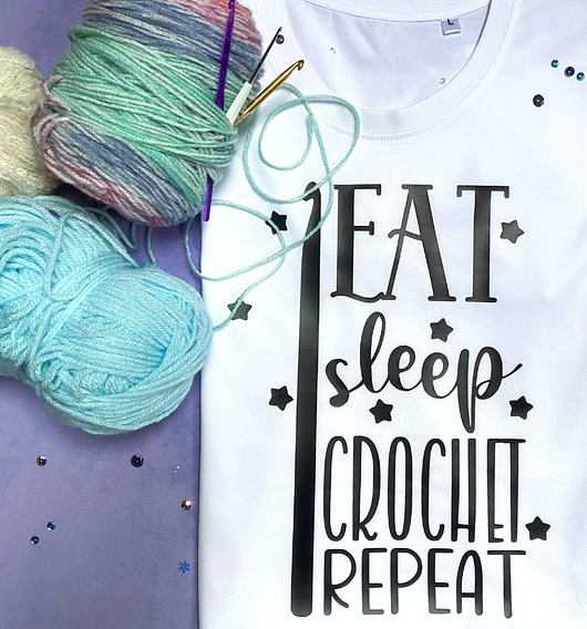 t-shirt damskie T-shirt Biała koszulka z napisem "Eat Sleep Crochet Repeat" Folia Flex