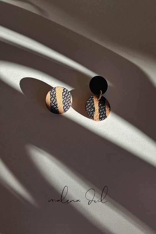 kolczyki - inne Małe, asymetryczne kolczyki koła brązowa skóra naturalna czarna zebra