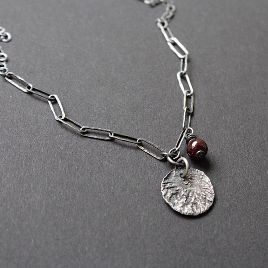 korale Naszyjnik na surowo z Granatem