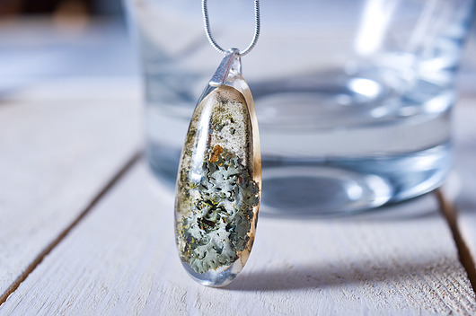 Naszyjnik z korą w żywicy So Jewelry