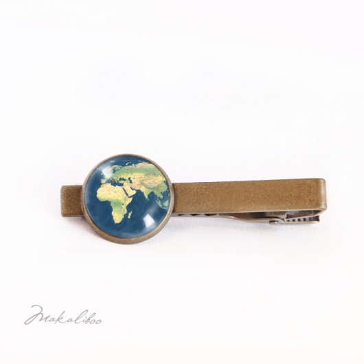 Around the Real World - spinka/spinacz Makaliboo