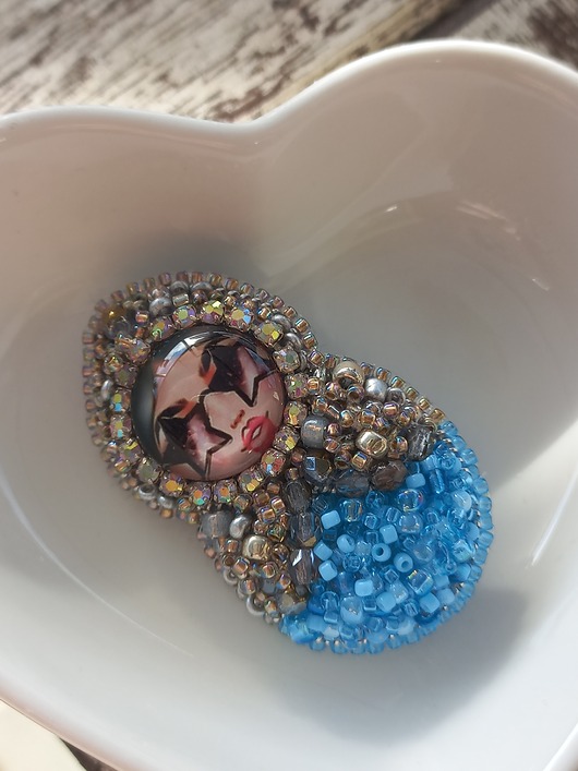 broszki Broszka Matrioszka Laleczka srebro i niebieski