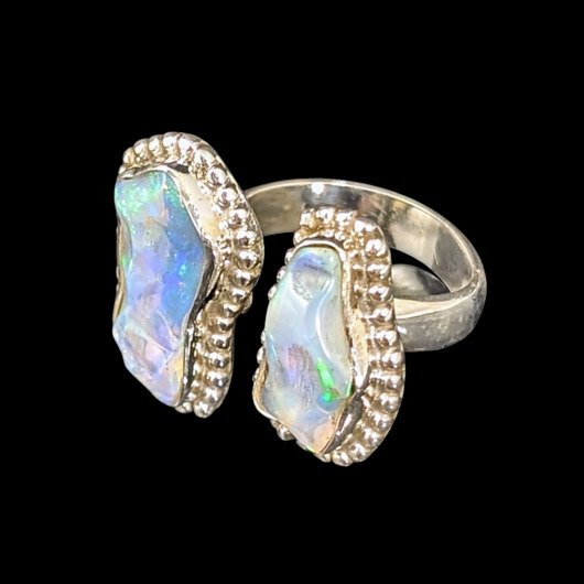 pierścionki srebrne Pierścionek gemini- surowe opale z błękitną poświatą