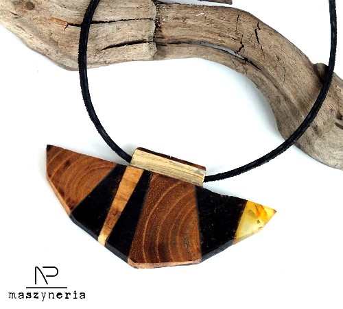 Wood&Amber Wisior Etniczny Maszyneria