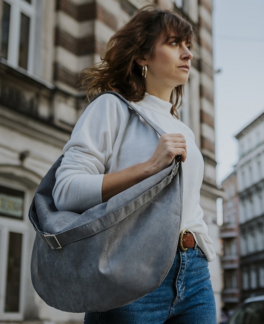 Szara torba worek z zamszu ekologicznego Karolina Audycka