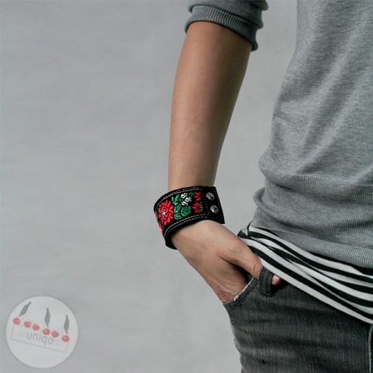 ::: cuff FOLKY ::: uniqo