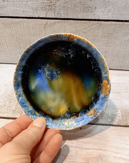Porcelanowy spodek krystaliczny ceramiKaMDeka