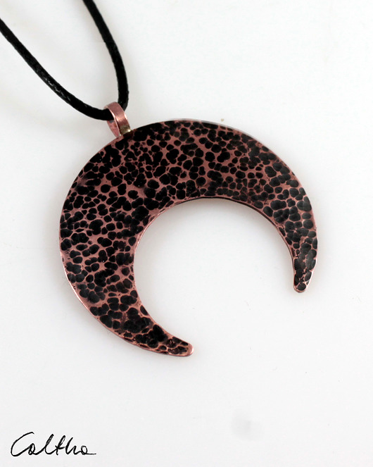 Lunula - miedziany wisior Caltha