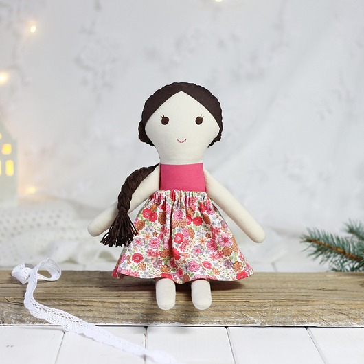 lalki Lala  różowa w spódniczce w kwiaty