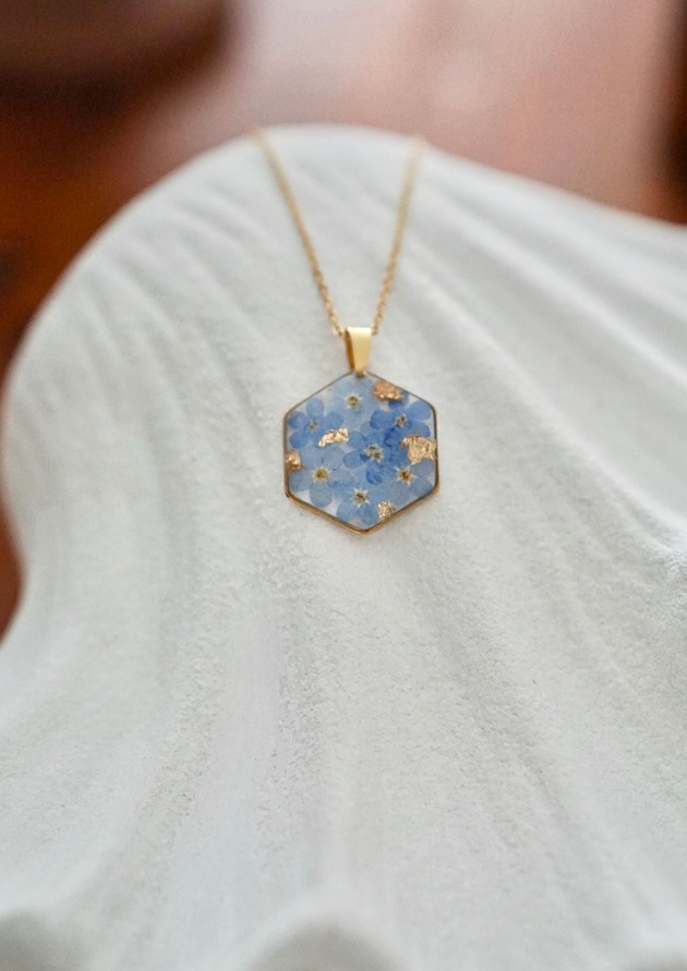 złote naszyjniki Naszyjnik z niezapominajkami