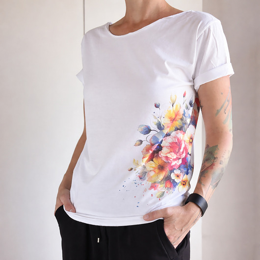 t-shirt damskie Kwiaty na boku Biały Oversize