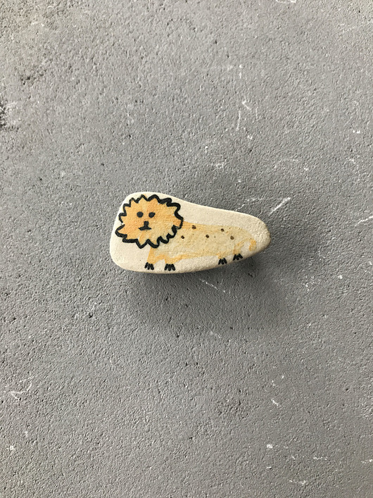 Ceramiczna broszka Lew mały ELEMTHEBRAND
