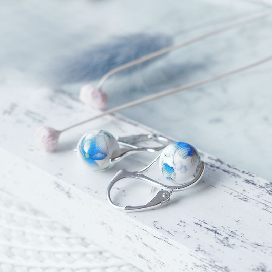 kolczyki srebrne SREBRNE KOLCZYKI Z  ceramicznymi kulkami w kwiaty