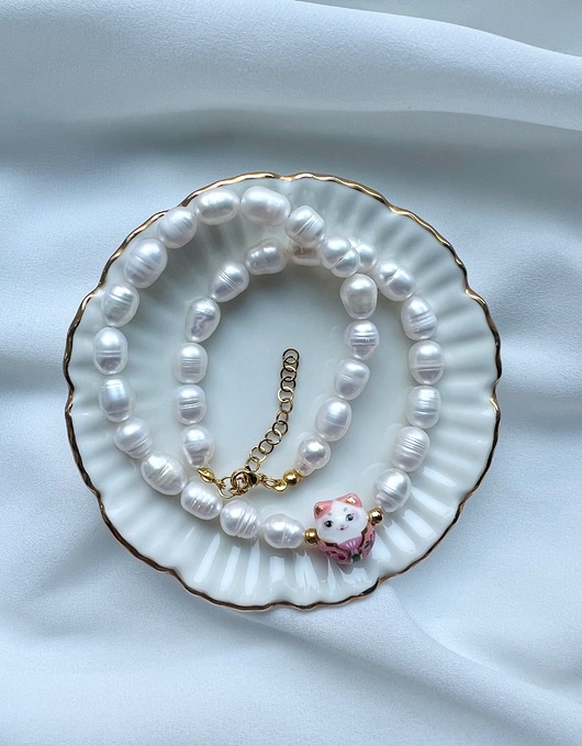 korale Naszyjnik choker z  pereł Lucky Cat