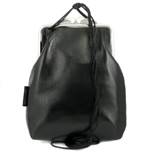 black classic leather yamira