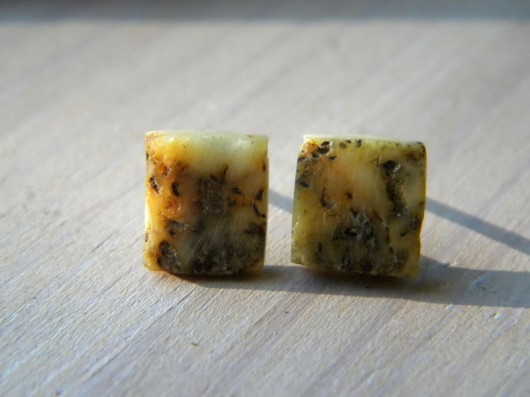raw amber Beata Trotter