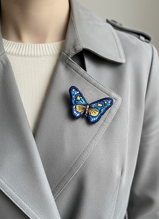 broszki Motyl niebieski - ręcznie haftowana broszka