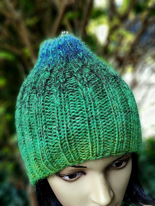 czapki damskie Ombre zielone / czapka z jedwabiem