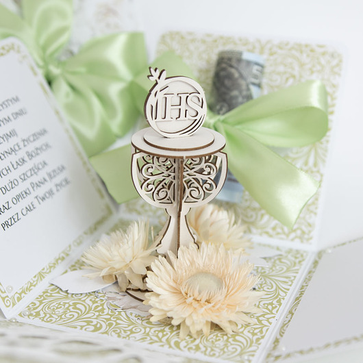 kartki na komunię Pamiątka Pierwszej Komunii exploding box kartka 3d