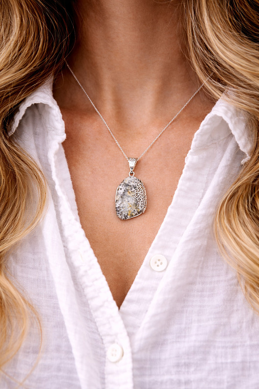 wisiory Wisiorek z Bursztynu Bałtyckiego, Zawieszka bursztynowa, Bursztyn