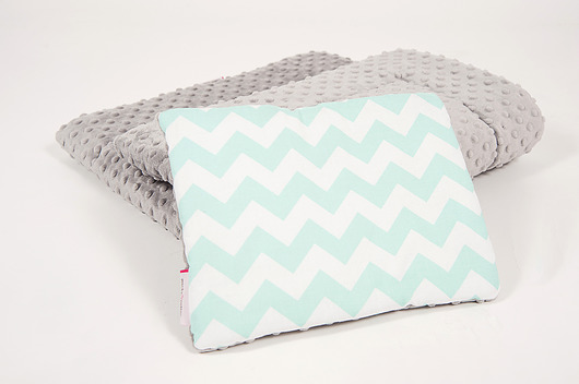Podusia do wózka - miętowy zygzak - 23x30 cm Minky and Cotton