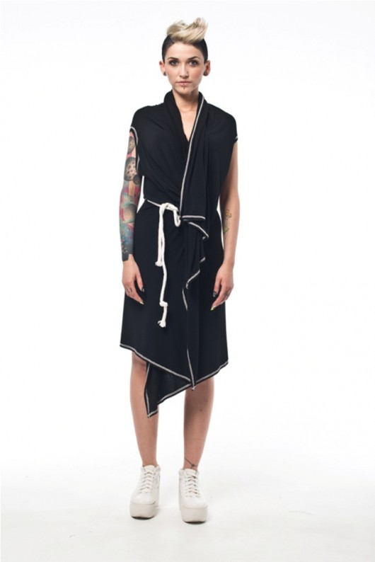 Czarna narzutka Madox design
